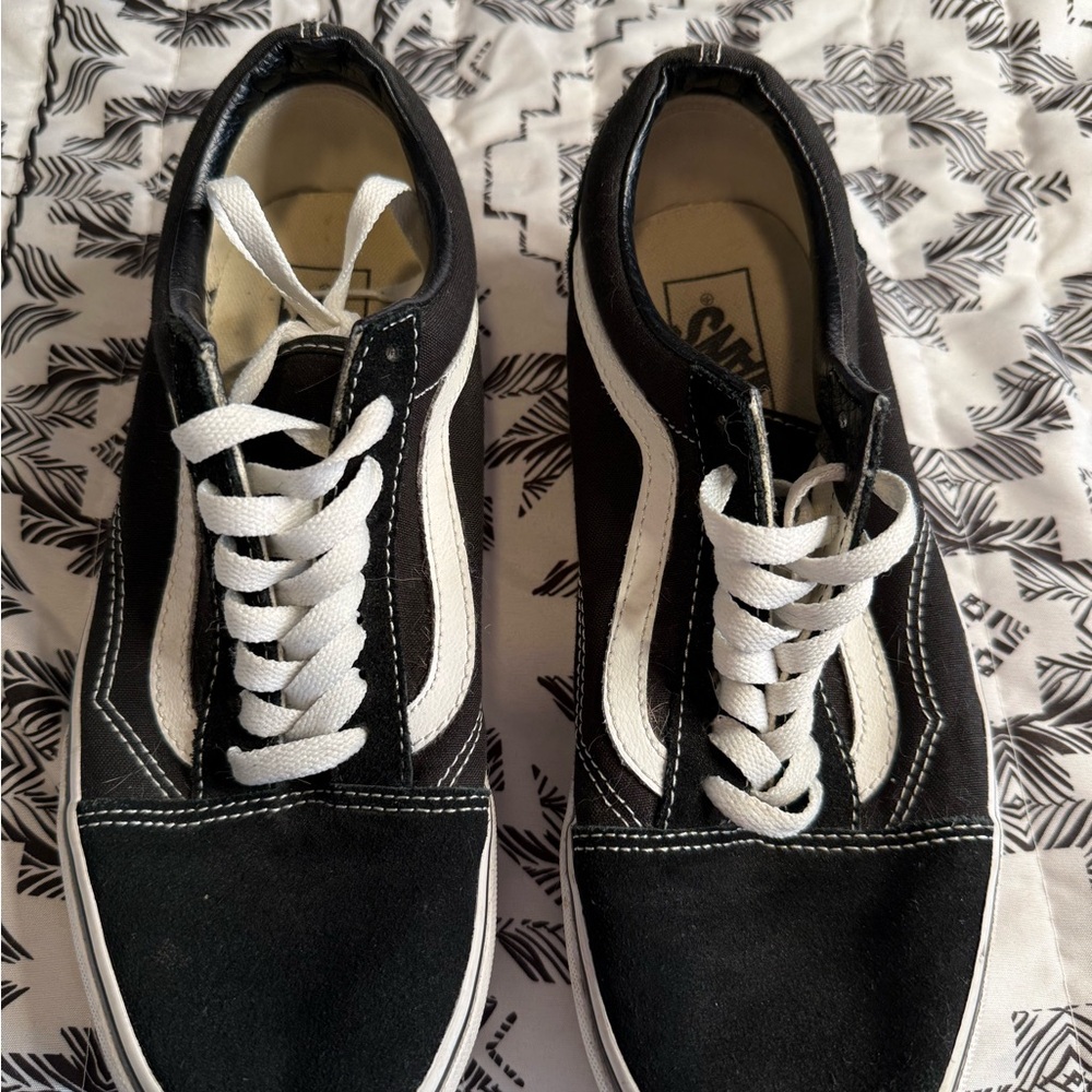 Vans Black and White WMNS 9.5